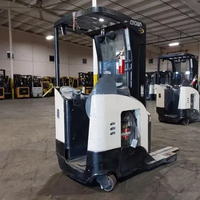 USED 2016 CROWN RR5725-45