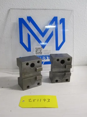 2x lot of 2 OD Turning Tool Holders Takisawa 90 x 42 mm TCN NEX