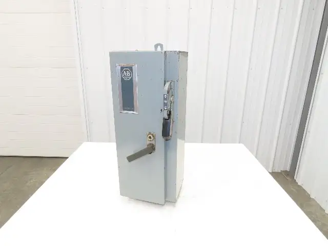 Allen-Bradley 512-BJB-6X-24 Combination Starter Fusible 600V 3PH 10HP 	120V Coil