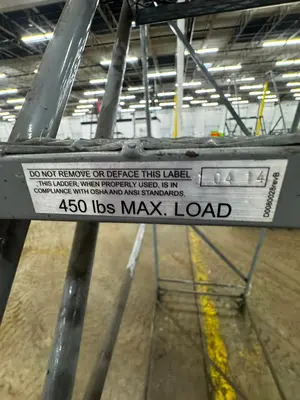 Used _UNKNOWN_ _UNKNOWN_ Ladders North Carolina US | Myron Bowling Auctioneers Inc #1543482