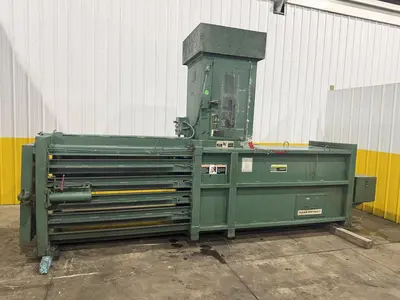 30" X 42" BALEMASTER MODEL #360A CLOSED DOOR HORIZONTAL HYDRAULIC BALER: YOBRO #25089