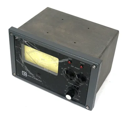 NEW LEEDS & NORTHRUP 7075-3-147-120-202-000 PH ANALYZER 70753147120202000
