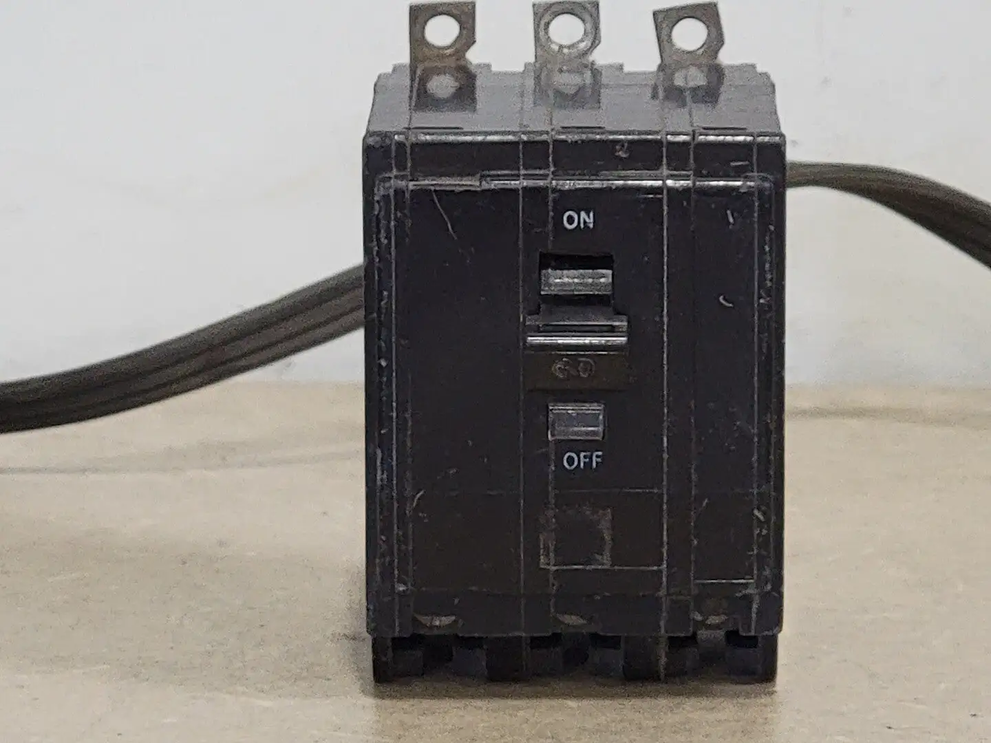 USED SQUARE D QOB360