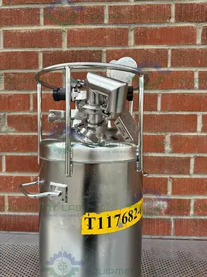 USED DCI 35 LITER STAINLESS STEEL PROCESS / PRESSURE VESSEL 40 PSI