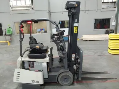 USED 2022 CROWN SC5225-35