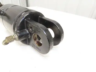 Yale 1504880 Forklift Hydraulic Tilt Cylinder Removed From Off ERC100HGN