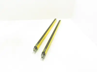 Schmersal SLC440-ER-0570-14-01 Safety Light Curtain Transmitter & Receiver Set
