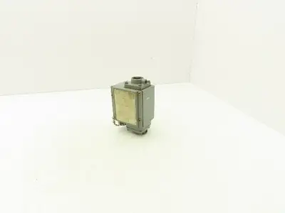 Square D 9012 GJW-1 Differential Pressure Switch 15-825 PSI Difference Ser C