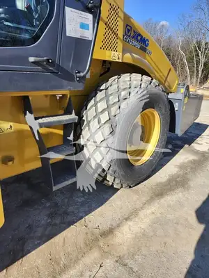 USED 2023 XCMG CV123PDU