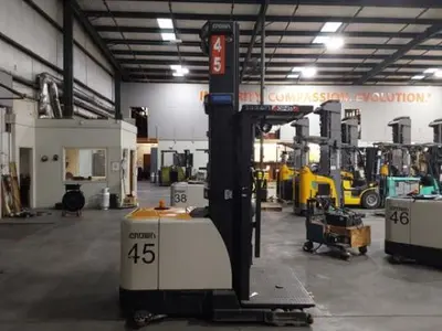 USED 2018 CROWN SP4050-30
