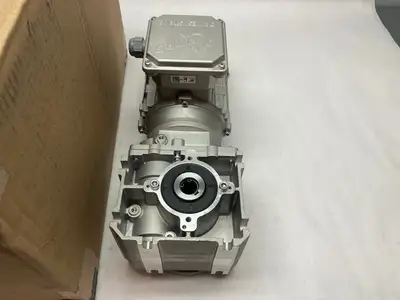 USED DORNER DIRECT MOUNT MOTOR FIXED SPEED, RIGHT HAND