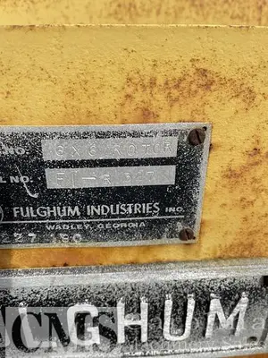 USED FULGHUM SCREEN