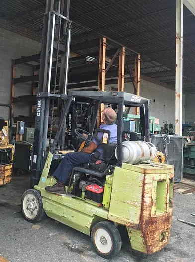 Used CLARK GCX30 5,000 LB PROPANE FORK-LIFT Liquid Propane Forklifts | Pruitt Machinery #716192