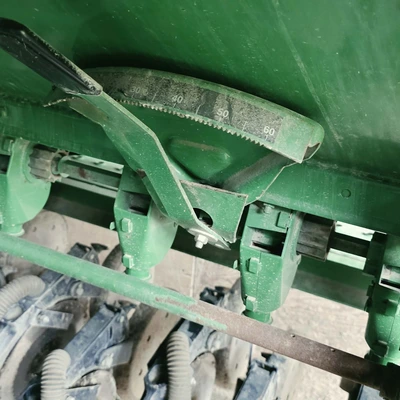 JOHN DEERE 455 Grain Drill | Iron Listing (56)