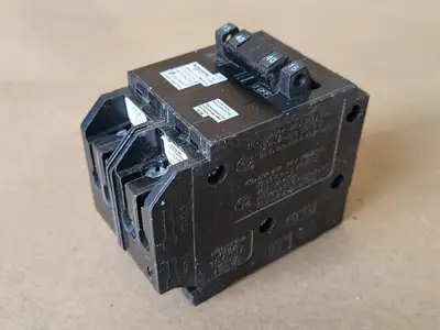 Used SCHNEIDER ELECTRIC CHOMT1515240 Switchgears British Columbia CA | Lenmark #239000