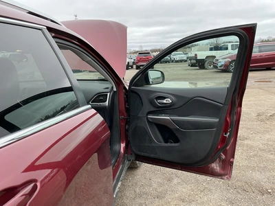 USED 2019 JEEP CHEROKEE