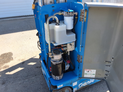 USED 2014 Genie GR-12