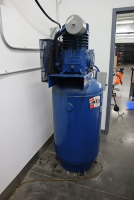 Used QUINCY COMPRESSOR QT-7.5 Lubricated Reciprocating Air Compressors Minnesota US | Machinesused.com #1368564