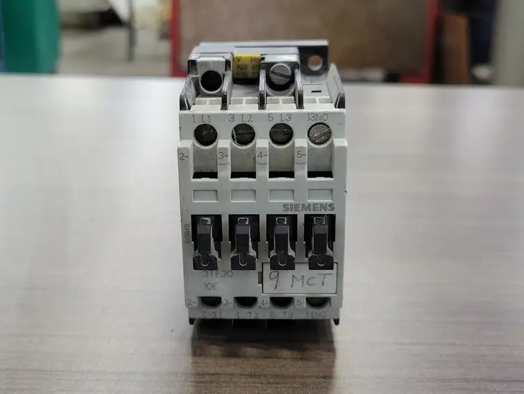Used SIEMENS 3TF3010-0AK6 Switchgears British Columbia CA | Lenmark #242708