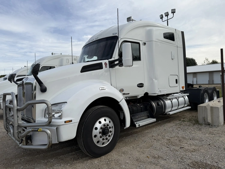 Used 2021 KENWORTH T880 TRUCK TRACTOR Conventional trucks Michigan US | Miedema Asset Management Group #1709443