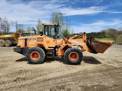 Used 2009 DOOSAN DL250 Wheel Loaders | Abele Tractor #1342919