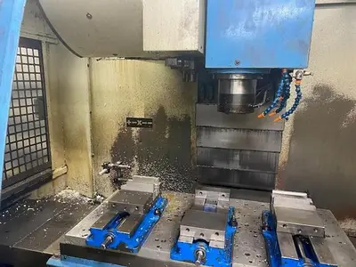 USED 2001 YCM SUPERMAX FV 102A
