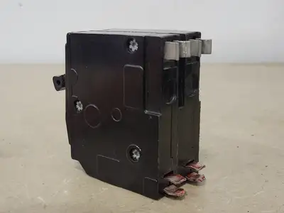 USED SQUARE D QO220