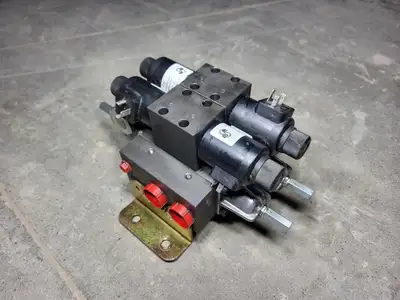 Hydraulic Valve Manifold w/ Solenoids