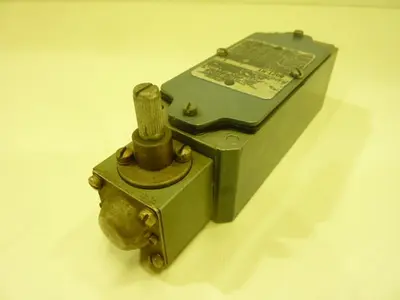USED ALLEN BRADLEY 802T-HT SER 1
