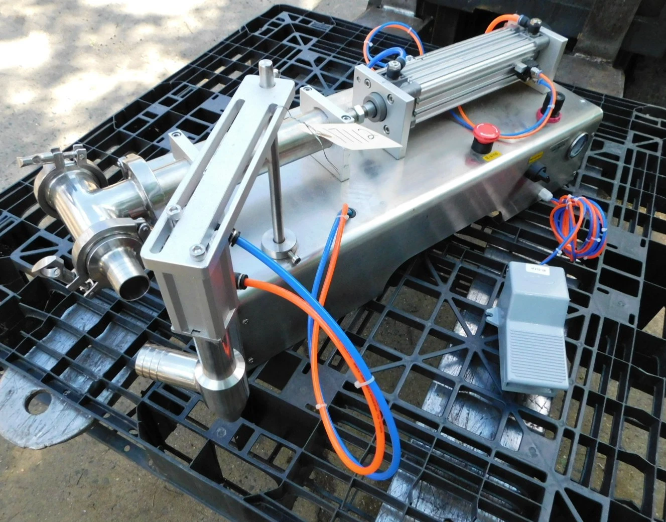 USED SINGLE PISTON FILLER SINGLE PISTON