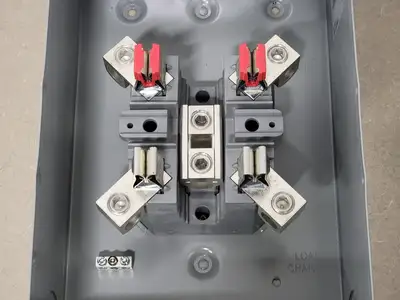 NEW THOMAS & BETTS BQ2-TCV