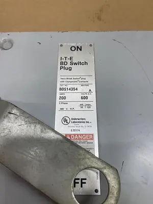Used ITE ITE BD SWITCH PLUG BOS14354 Connector Accessories | ND Industrial Surplus #1216187