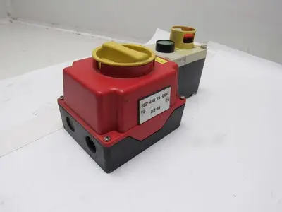 Craig & Derricott DI 253EB 600V 23kW Molded Plastic Disconnect Start E-Stop