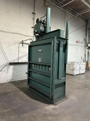 USED SELCO - HARRIS V5-HD-RD - REAR FEED FRONT EJECT SPECIALTY BALER