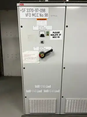 VFD MCC ACS607-0610-6-00HB120052B, 0-575VAC, 0-300hz, 4 Sections