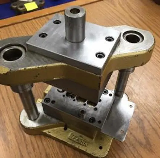 1986-390 Stamping Tool & Die Set to Make Horse Shoe Findings