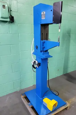 USED NONE CLINCHING MACHINE