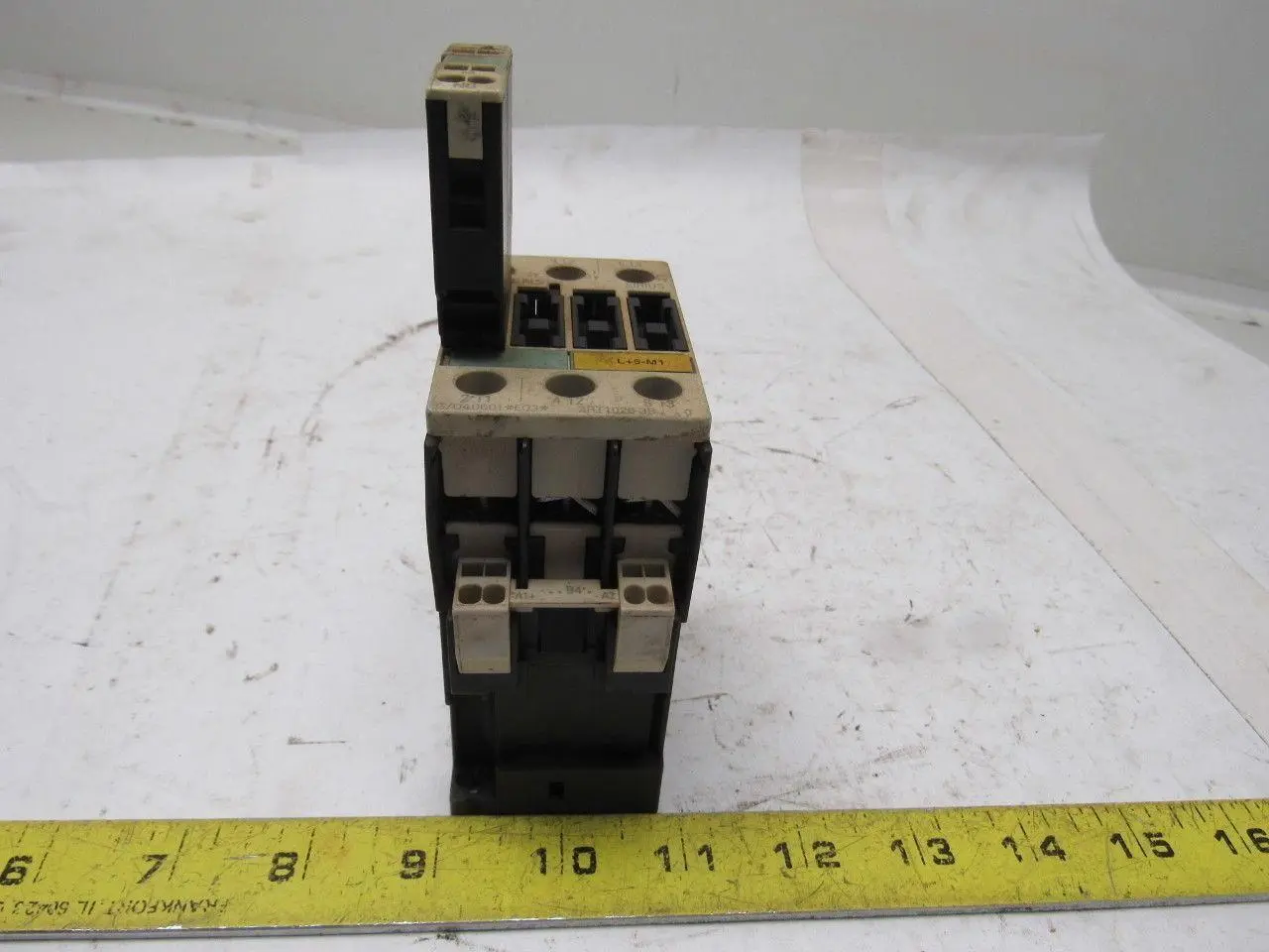 Siemens 3RT1026-3B Sirius 35A 600V Max Magnetic Contactor 24VDC Coil