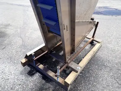 E-pack Machinery  100" X 10" Incline Conveyor Belt