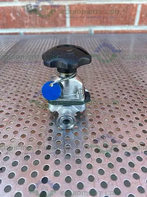 USED SAUNDERS DIAPHRAGM VALVE W/ 1/2" SANITARY FITTING