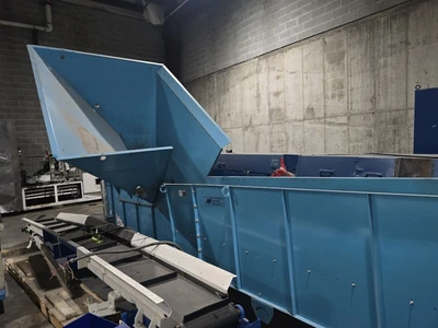 22' Long x 25" Wide Bunting Incline Conveyor with Metal Separator
