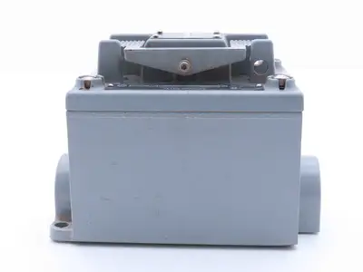 Allen Bradley 800T-XAP 1 Gang Explosion Proof Switch With Cover & Enclosure READ