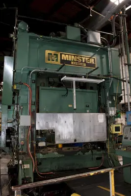 USED 1997 MINSTER 400 TON SSDC PRESS