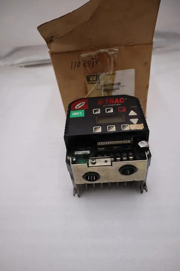 DANFOSS XFC2002-0B DRIVE MICRO-INVERTER XFC2000 SERIES INPUT: 208-230 VAC H1043
