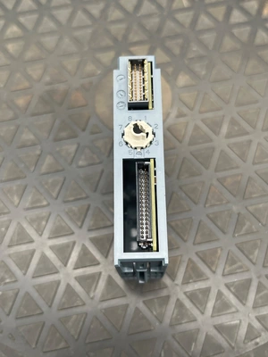 USED SIEMENS 6ES7 131-6BH01-0BA0