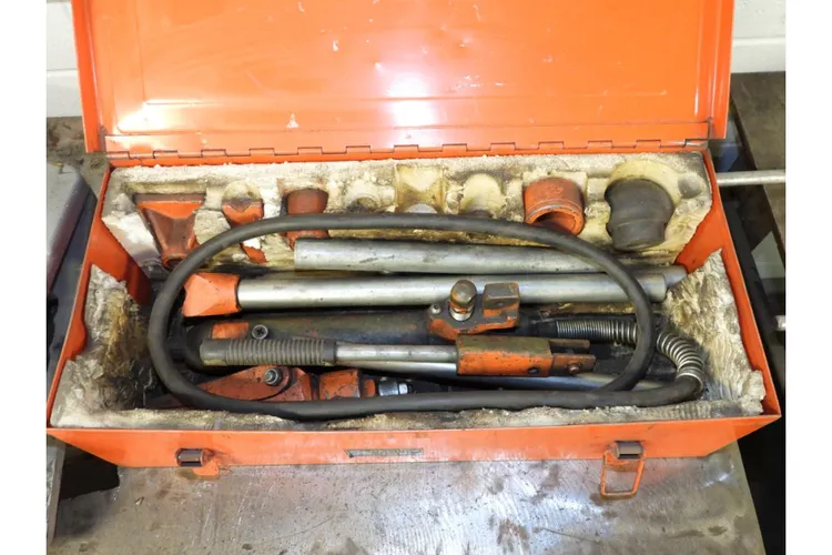 Used _UNKNOWN_ _UNKNOWN_ Hydraulic Pumps Ohio US | Thompson Auctioneers #1516348