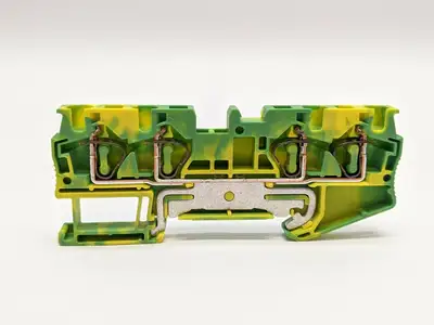 ST 4-QUATTRO-PE,3031461 | Phoenix Contact Typ ST 4-QUATTRO-PE Ground Terminal Block 3031461 LOT OF 10 - New