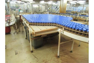 11'L x 7'W x 40"H Conveyor Accumulation Table