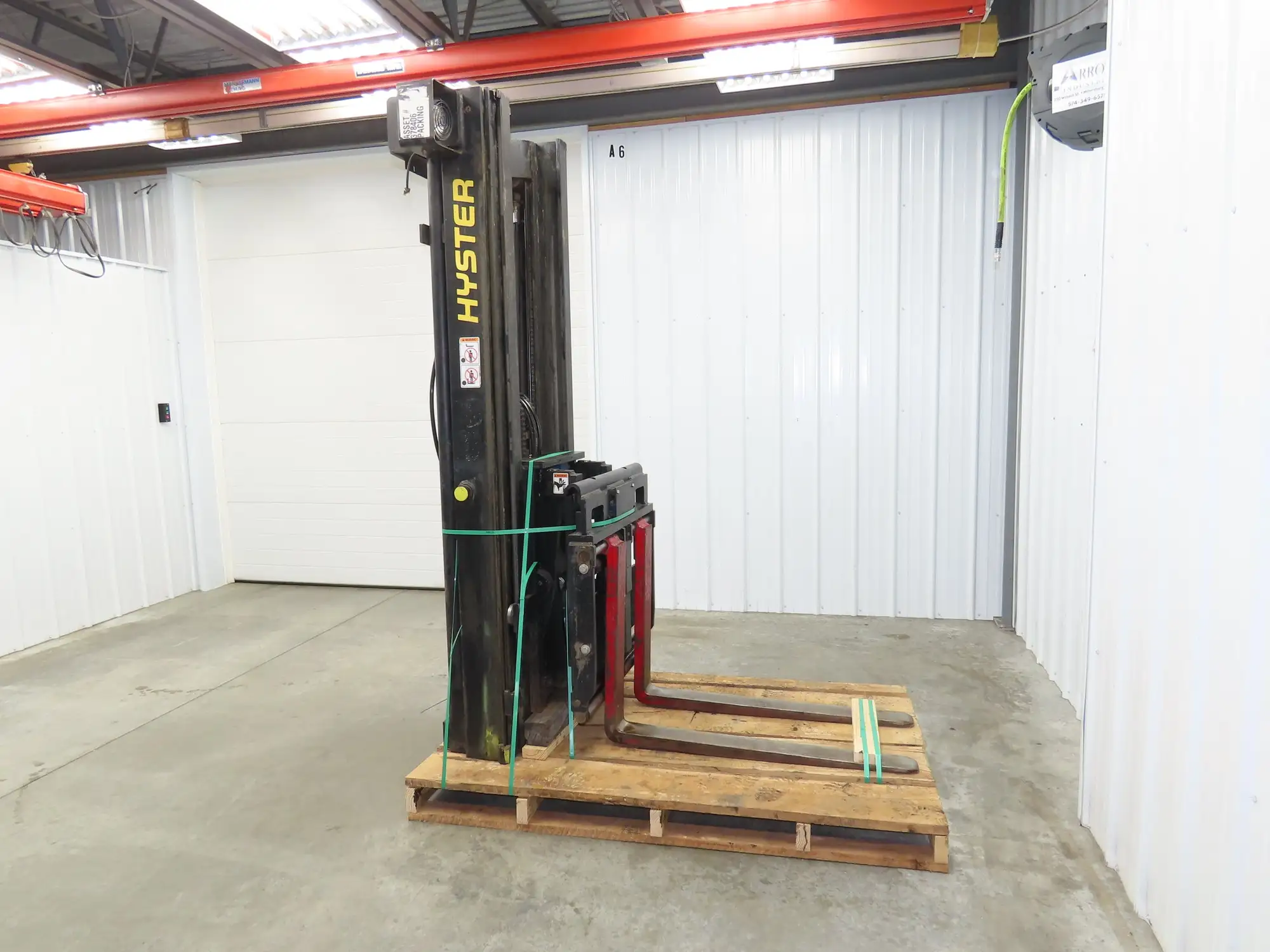 Hyster Mast & Fork Assembly 3 Stage 209" Lift 3000lb Off N30XMR2 Reach Truck