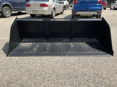 Used TOMAHAWK 84" SNOW/ MULCH BUCKET Skid Steer Buckets Michigan US | Miedema Asset Management Group #1342554